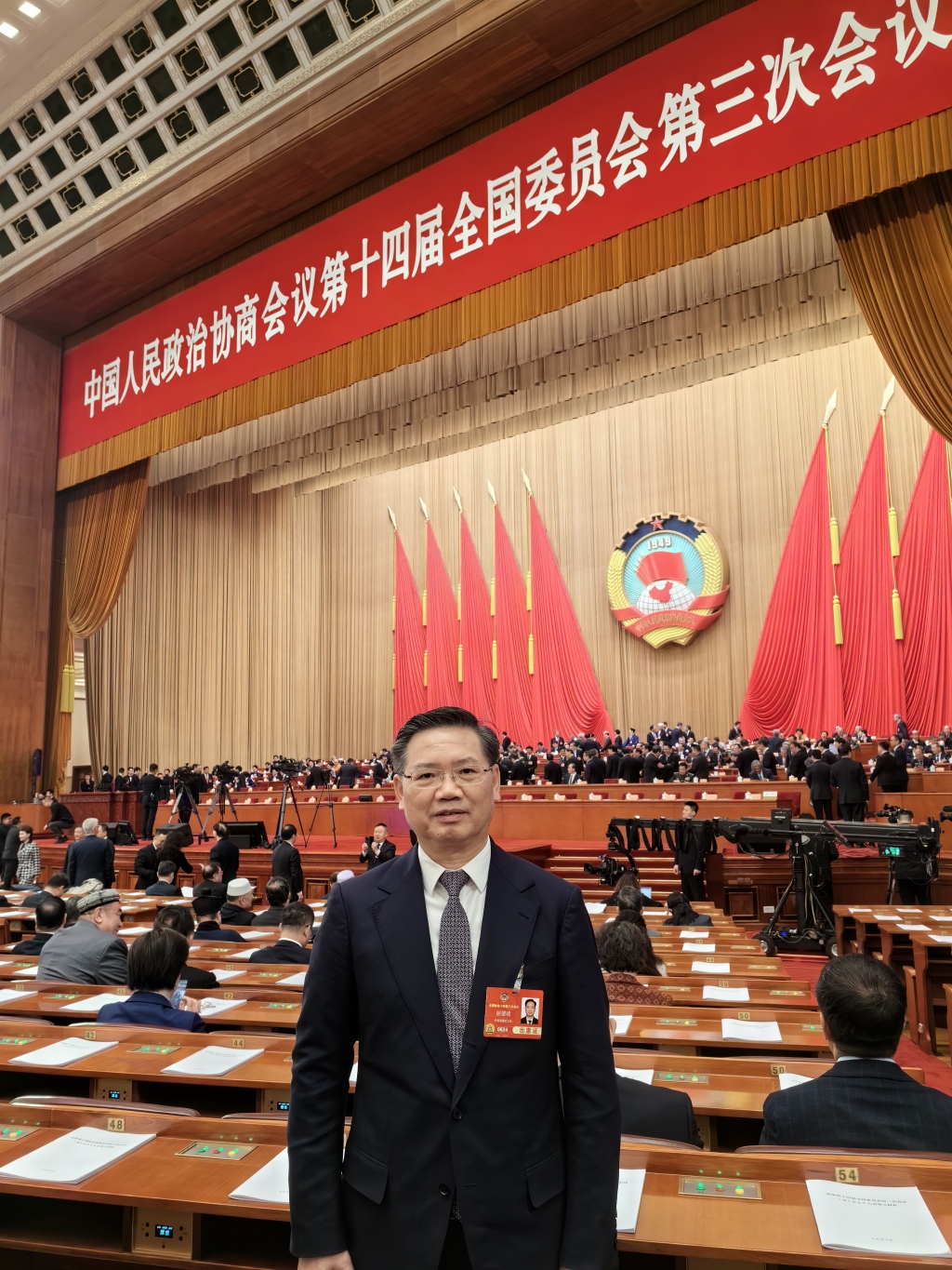 会见企业家｜中国宝武董事长胡望明：AI技术正在推动新一轮技术革命