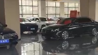 315維權丨女子稱40余萬購入二手奔馳續保發現是全損車，車行：已告知是事故車