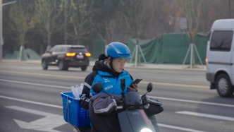 苏州一副局长“入职”外卖小哥：切身体会他们的痛点、堵点