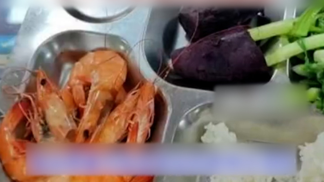 武汉一大学食堂推出减脂餐单品仅需2元至8元,还可自由搭配