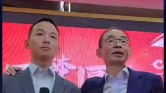 “千萬尋子”父親送車和銀行卡，兒子婉拒：相信以后靠自己也能得到