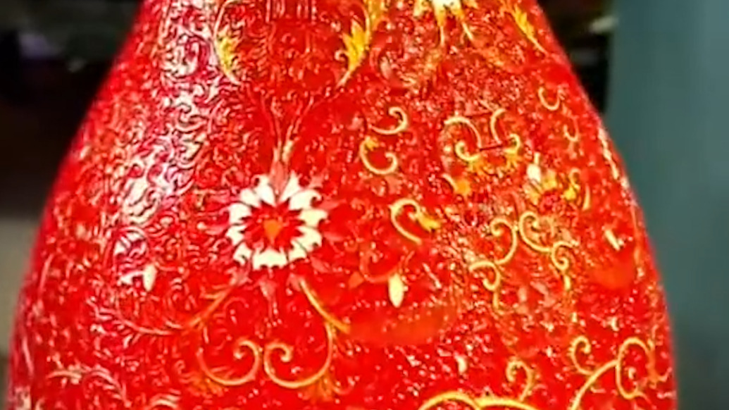 景泰蓝出窑变色演绎“浴火重生”