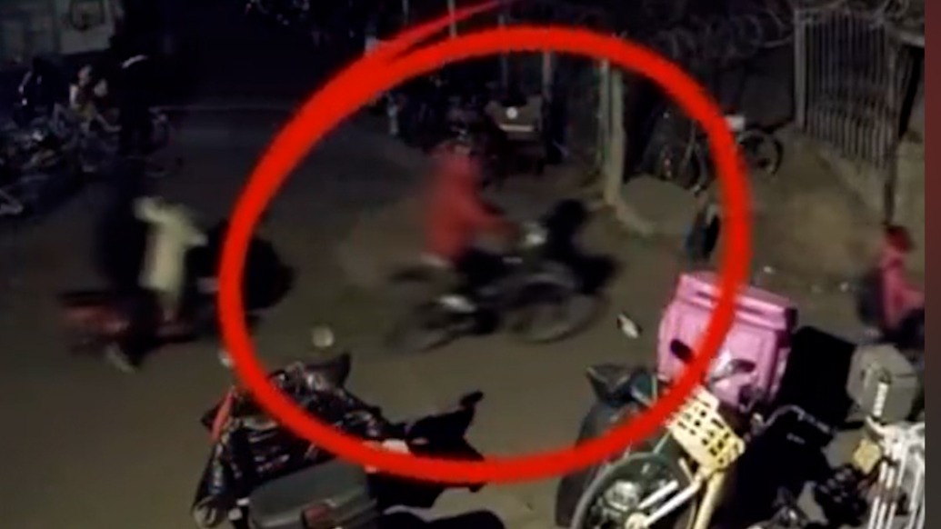 丈夫骑电动车撞伤骑行人后逃逸被拘留，其妻变装逃离被批评教育