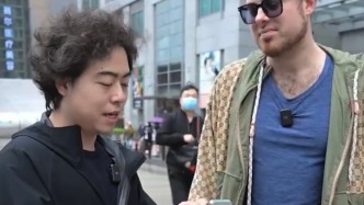 摄影师导游借助AI给老外规划重庆游：希望家乡走向世界