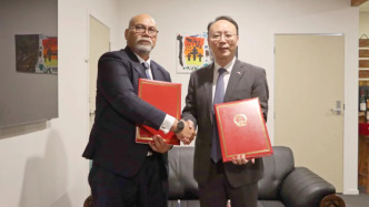 中瑙簽署互免持特定類別護(hù)照人員簽證協(xié)定