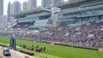 宝马香港打吡大赛2025盛大举行，赛马旅游再掀热潮，入场旅客人数创打吡新高