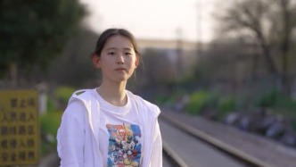 初中女孩以一篇朱自清式散文感动全网：没有一字煽情听完却泪眼婆娑