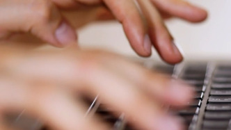 想让好友陪自己复习考研，男子篡改对方专升本志愿致其落榜获刑