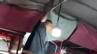 吃夜宵突遇大風，他們幫老板一起拉住棚子被免單