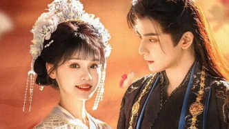 短剧迷｜《请君入我怀》：无脑小甜剧，也能播出水花