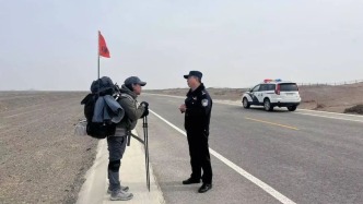 网红博主计划穿越罗布泊无人区，民警巡逻发现后合拍警示视频