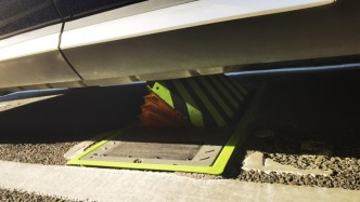 福州千余公共道路泊車位裝“智能地鎖”續：未經審批，城管委已立案調查