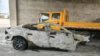 SU7撞車后起火致3死，小米客服回應(yīng)“車門斷電鎖死”質(zhì)疑