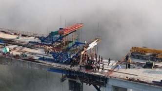 广西一在建大桥上爆发“云端冲突”后，施工方6人被批捕起诉