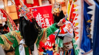 “三英戰呂布”，六百年安順地戲快閃上海書城
