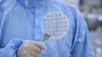 突破當前集成度瓶頸，復旦成功研制二維半導體微處理器“無極”