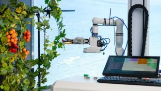 “会思考”、能授粉采摘等，这台农业机器人工作效率顶6个人