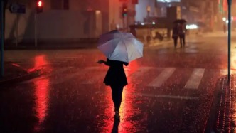 上海今夜将迎强对流天气部分地区大雨，周六气温倒挂最低13℃