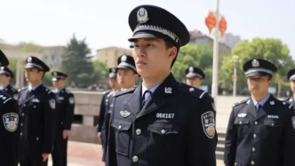 警號066167重啟，烈士之子戴父警徽續寫忠誠誓言