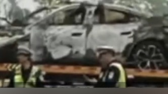 廣東徐聞警方：男子駕車肇事致2死車輛起火，逃離現場后迫于壓力投案