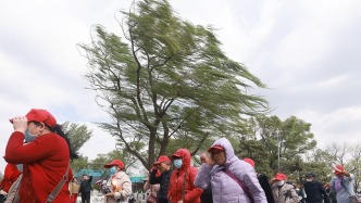 受大風(fēng)影響，北京S2線、懷柔-密云線、通密線列車臨時(shí)停運(yùn)