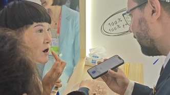 小浪花看自貿封關丨中國阿姨直呼“好吃想買”，外國參展商為何說“不賣”？