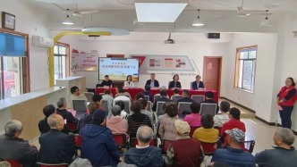老舊小區(qū)綜合修繕如何滿足居民關(guān)切？有何難點(diǎn)？他們面對面交流