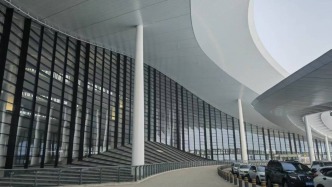 直播丨絲路樞紐“擴(kuò)容”！烏魯木齊國(guó)際機(jī)場(chǎng)啟用新航站樓