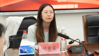 剛破格晉升為人大教授的“95后”葉紫薇，重回中學母校招生