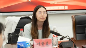 剛破格晉升為人大教授的“95后”葉紫薇，重回中學母校招生