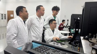 眨眼間能完成10億次存儲，上海科研團隊研制出超高速閃存