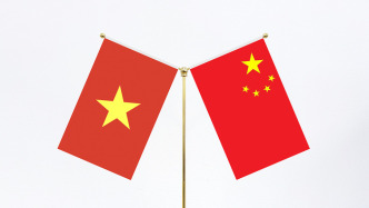 董軍與越南國防部長共同主持中越邊境國防友好交流活動