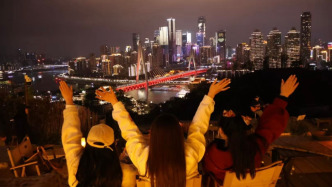 重慶網紅景點“蓮花茶攤”被市民投訴，官方：采納意見，整改！