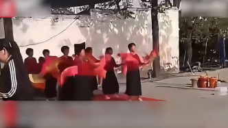村民給狗辦滿月宴，當地政府：違背道德良俗，已約談