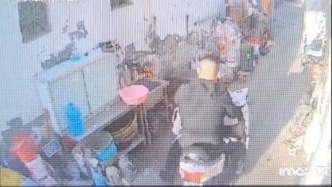 小贼派出所前路过遇堵车，民警“确认过眼神”当场抓捕