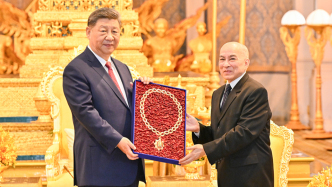 第一观察·瞬间｜特殊的礼遇 友谊的见证