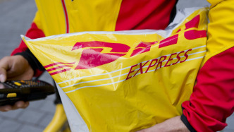 美国海关新规致跨境包裹延误，DHL暂停超800美元对美个人货运