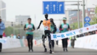 馬拉松奪冠機(jī)器人將小批量量產(chǎn)：價格與一臺入門級小轎車差不多