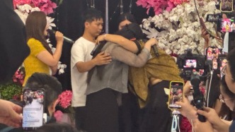 直播丨尋女19年！“棉花糖爸爸”接回女兒，楊妞花主持團(tuán)圓宴