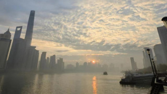 上海市政府常務(wù)會(huì)議部署多措并舉促進(jìn)消費(fèi)，提高居民收入，減輕家庭負(fù)擔(dān)