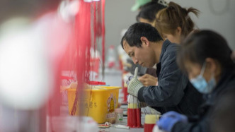 三部門：對不裁員少裁員的參保企業實施穩崗返還政策至今年底