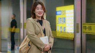 上海地鐵讀書人｜企業公關吳丑丑：會在地鐵上偷瞄別人看什么