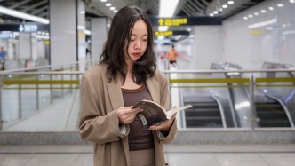 對話地鐵讀書人｜媒體人Echo：讀書使人遠離“班味”
