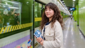 對話地鐵讀書人｜中學教師董女士：借來的書更好看