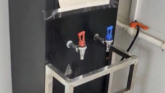 甘肃多个服务区热水器加围栏？当地回应：已拆除