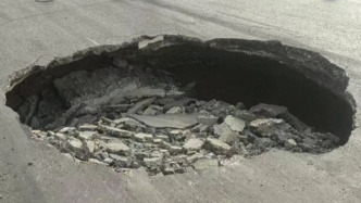 山西国道塌方致55岁货车司机死亡，女儿：货车的车贷还要还