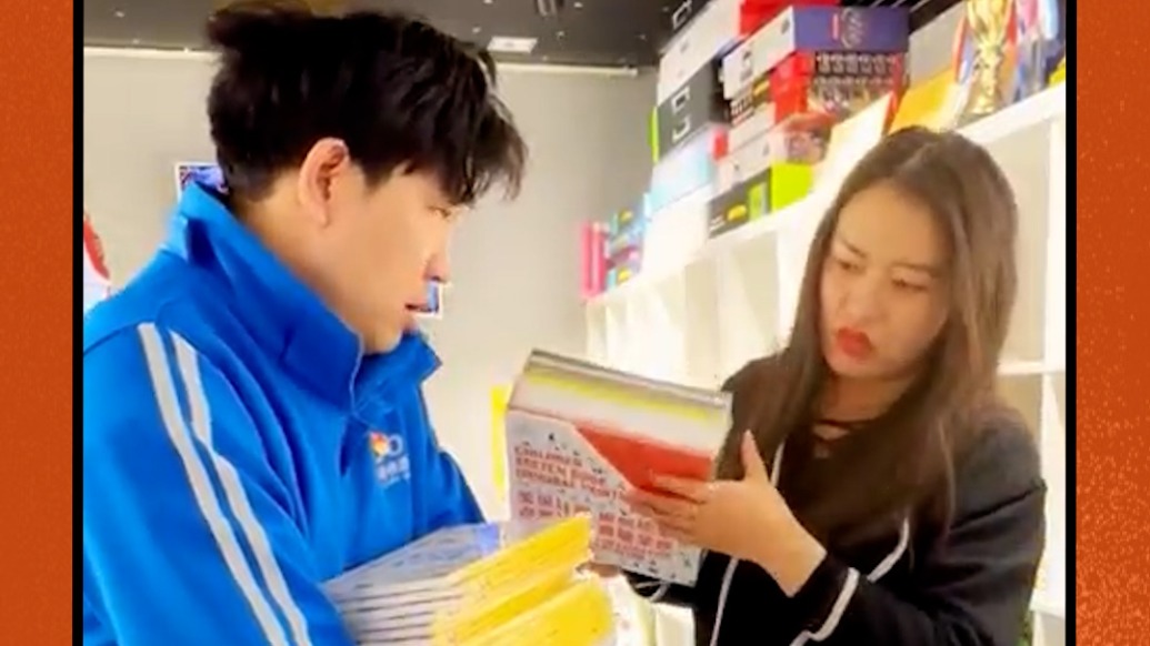 居民眾籌圖書為快遞小哥圓夢，5000余冊發(fā)往河南十里鋪