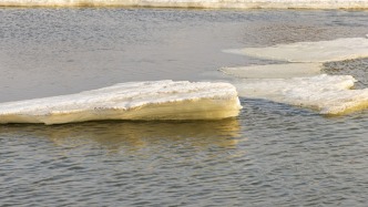 封江晚开江早，东北地区主要江河上一冰封期冰层较常年偏薄