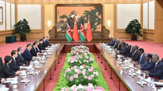 中華人民共和國(guó)和肯尼亞共和國(guó)關(guān)于打造新時(shí)代全天候中非命運(yùn)共同體典范的聯(lián)合聲明
