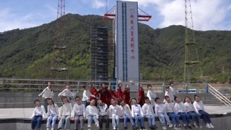 當中國航天遇上《玉盤》有多燃！6名妞妞合唱團成員受邀參觀西昌衛星發射中心